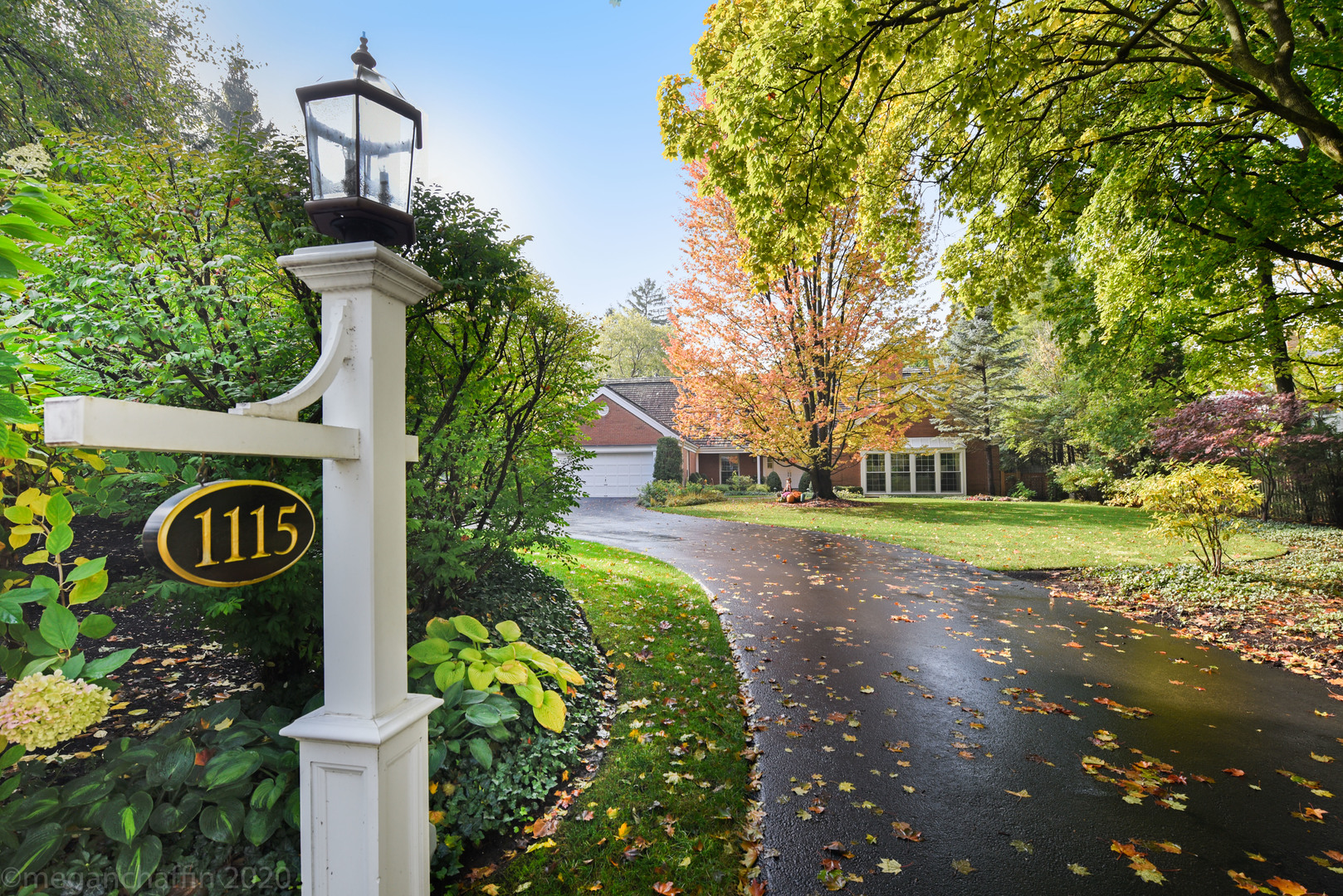 1115 Mohawk Road Wilmette, IL 60091 - Photo 63 of 66 a sign that is on the side of the road