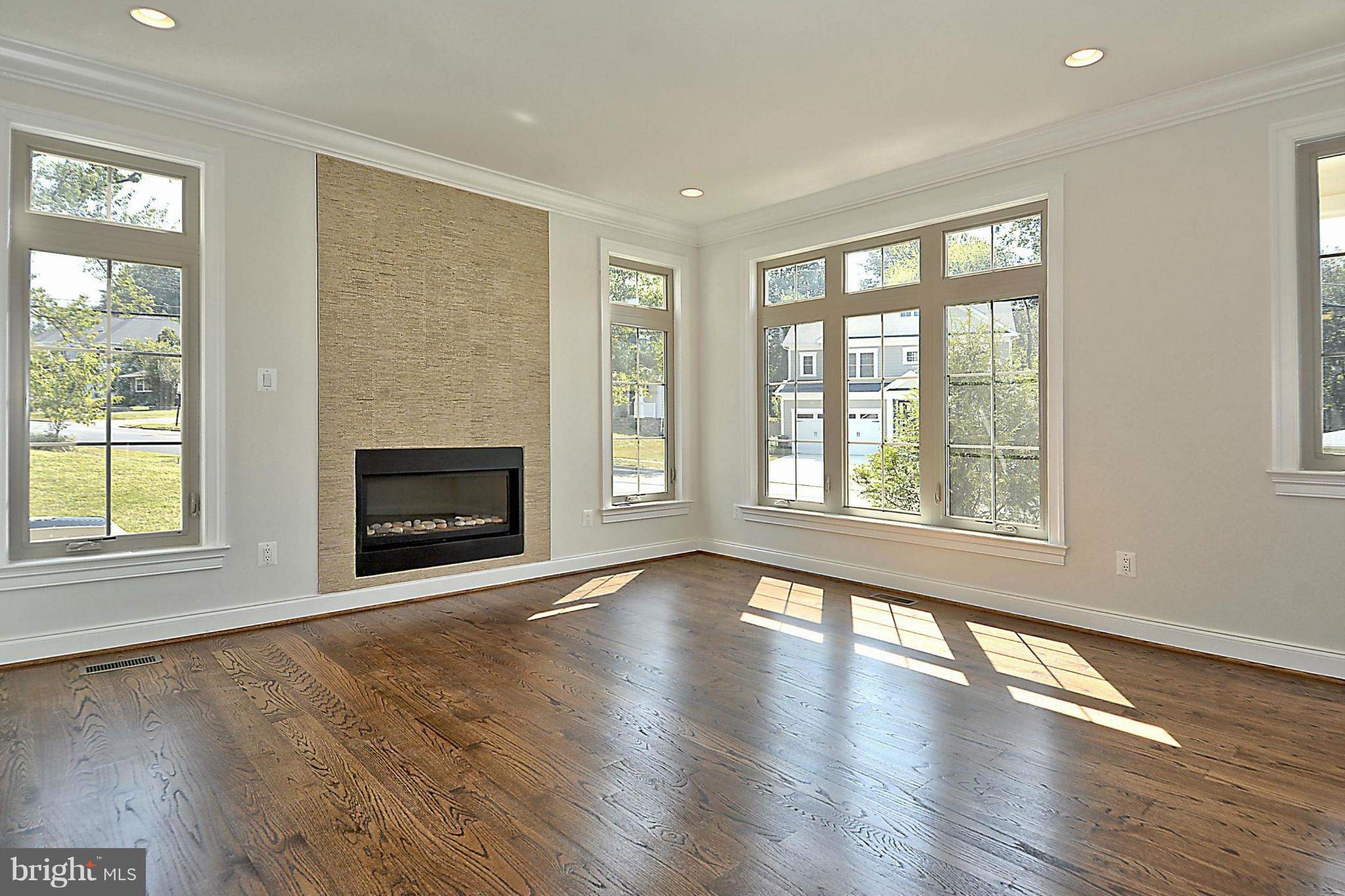 619 Tapawingo Road Southwest Vienna, VA 22180 - Photo 16 of 30 Living Room