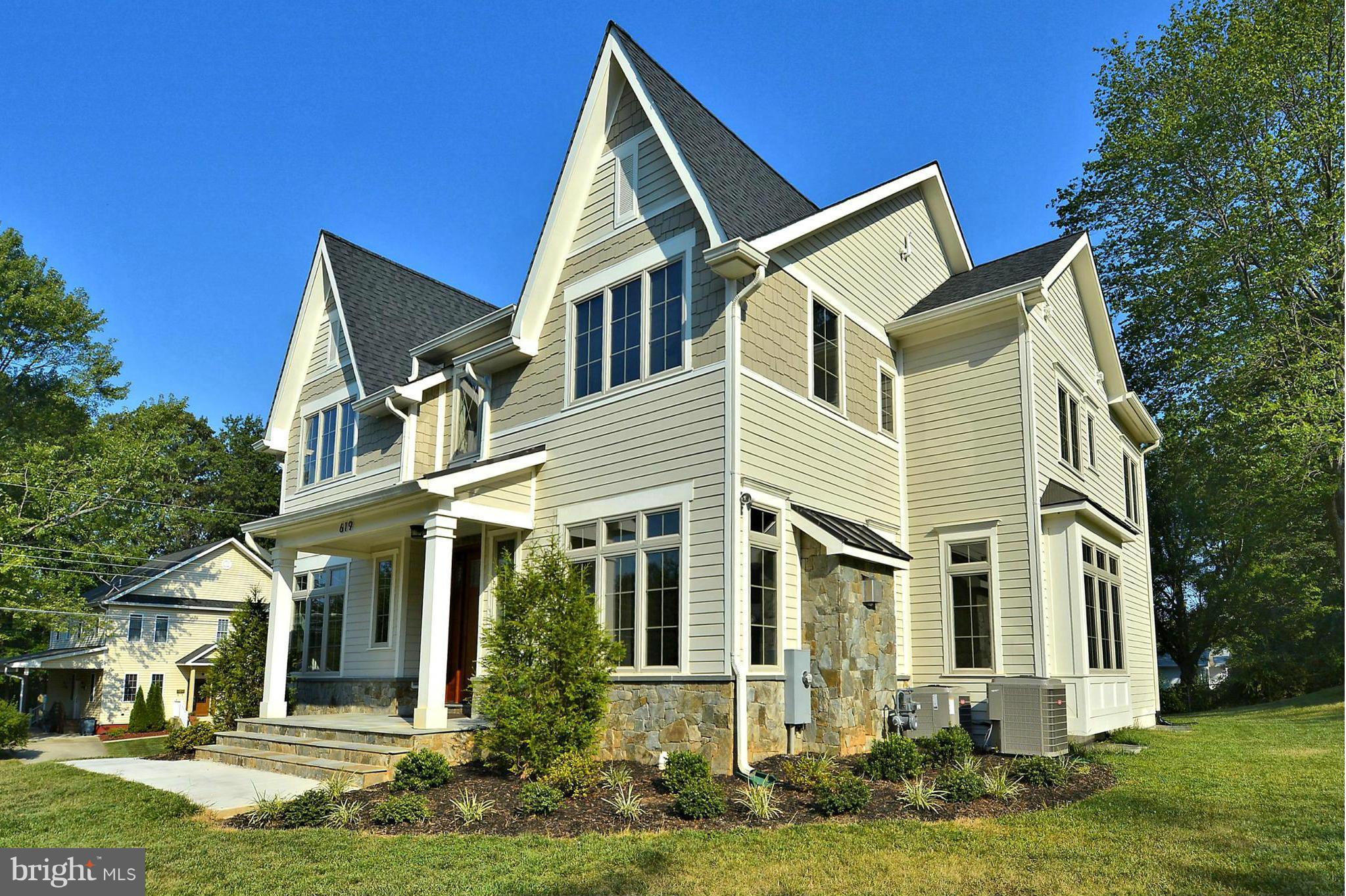 619 Tapawingo Road Southwest Vienna, VA 22180 - Photo 3 of 30 Exterior (Front)