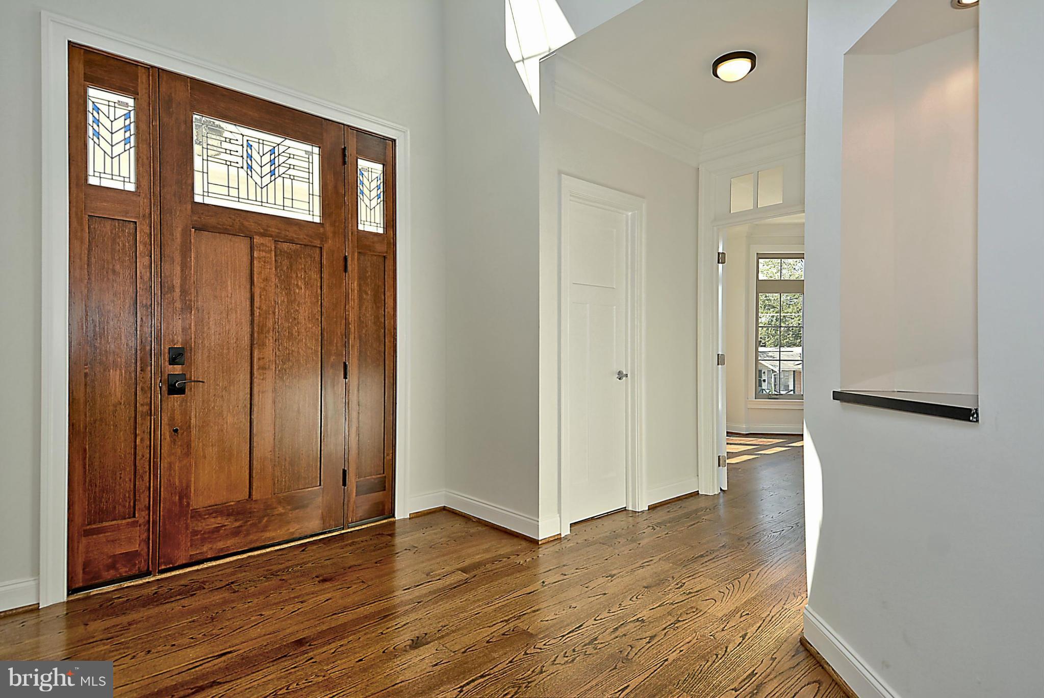 619 Tapawingo Road Southwest Vienna, VA 22180 - Photo 6 of 30 Foyer