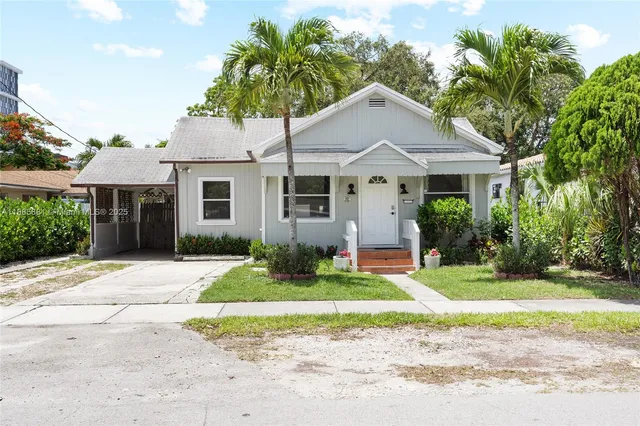 $995,000 | 2946 Southwest 26th Street, Miami, FL 33133