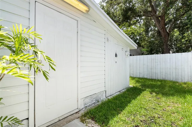 $995,000 | 2946 Southwest 26th Street, Miami, FL 33133