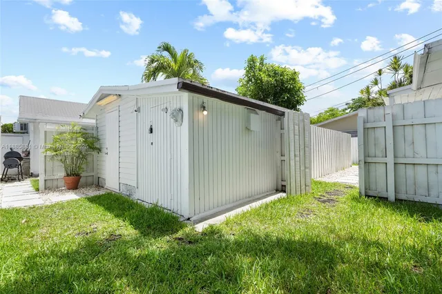 $995,000 | 2946 Southwest 26th Street, Miami, FL 33133