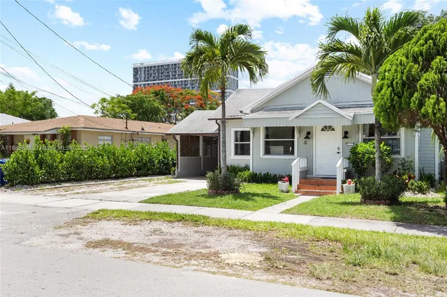 $995,000 | 2946 Southwest 26th Street, Miami, FL 33133