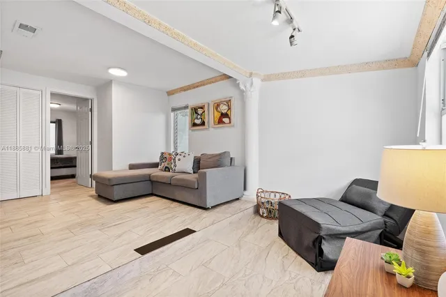 $995,000 | 2946 Southwest 26th Street, Miami, FL 33133