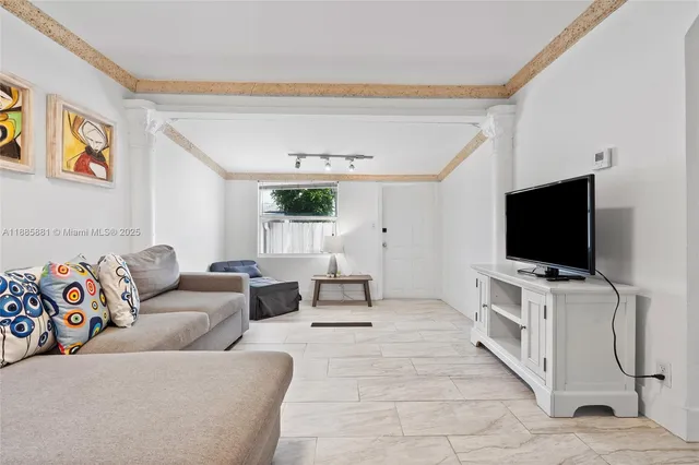 $995,000 | 2946 Southwest 26th Street, Miami, FL 33133