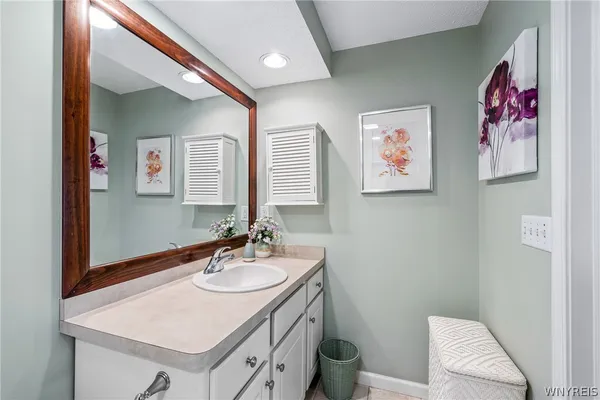 $369,000 | 5376 Village Station Circle, Clarence, NY 14221