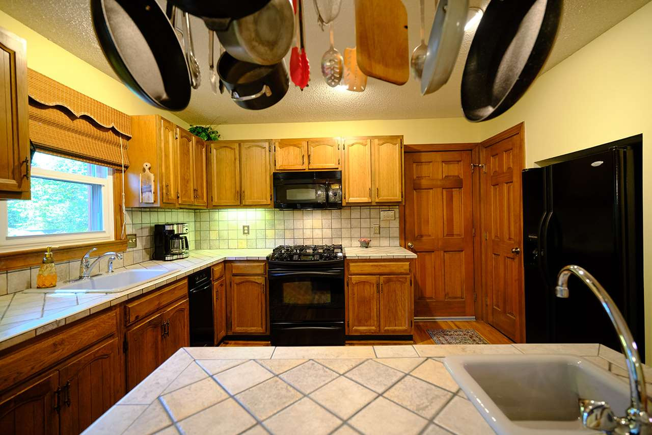 9317 Springdale Drive Raleigh, NC 27613 - Photo 10 of 30 Kitchen