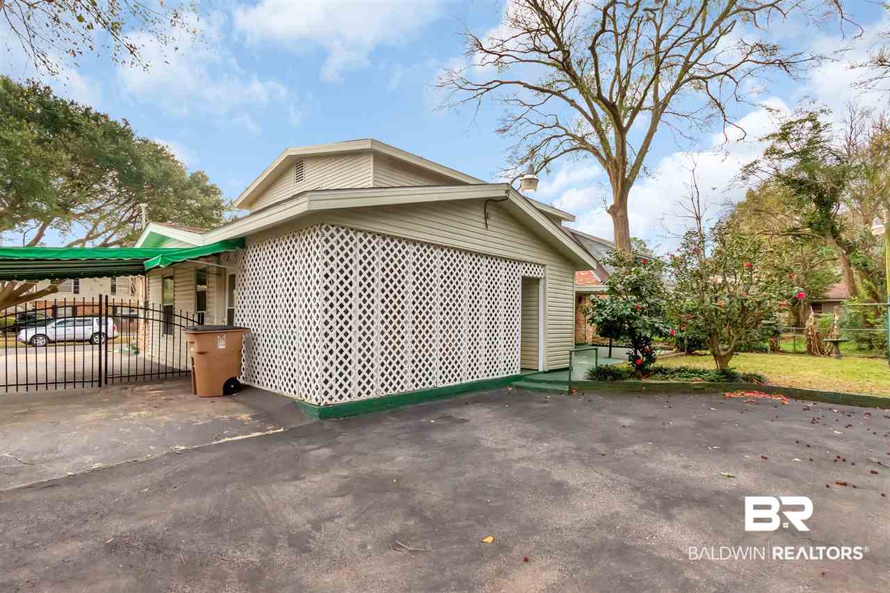 402 Coventry Way Mobile, AL 36606 - Photo 2 of 39