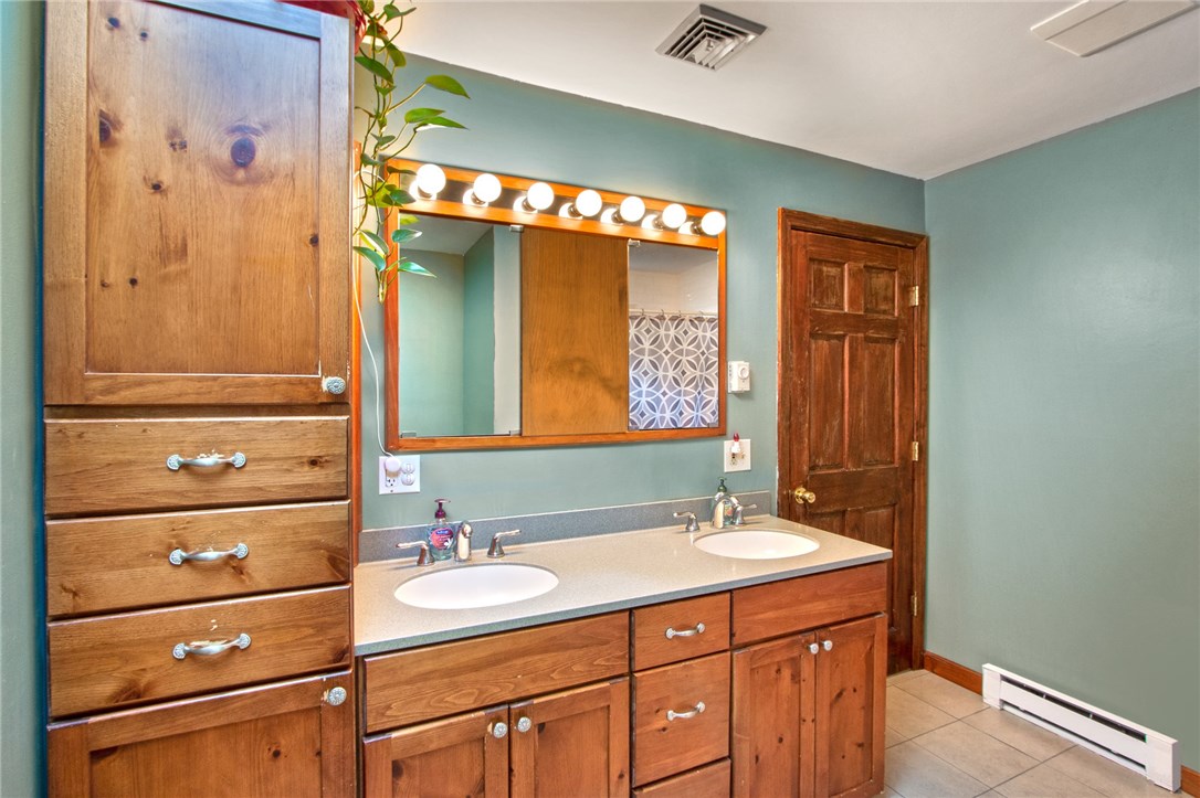 21 Robin Way Westerly, RI 02891 - Photo 13 of 33