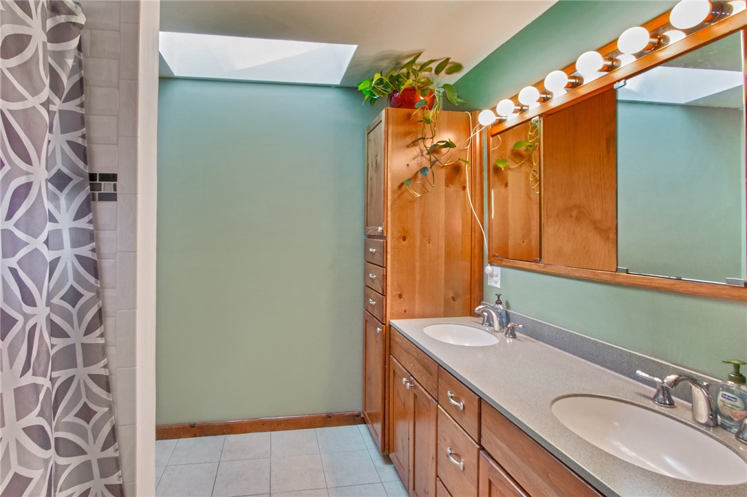 21 Robin Way Westerly, RI 02891 - Photo 14 of 33