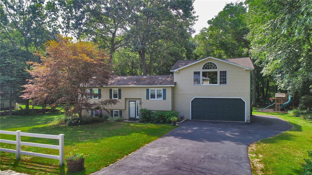 21 Robin Way Westerly, RI 02891 - Photo 2 of 33