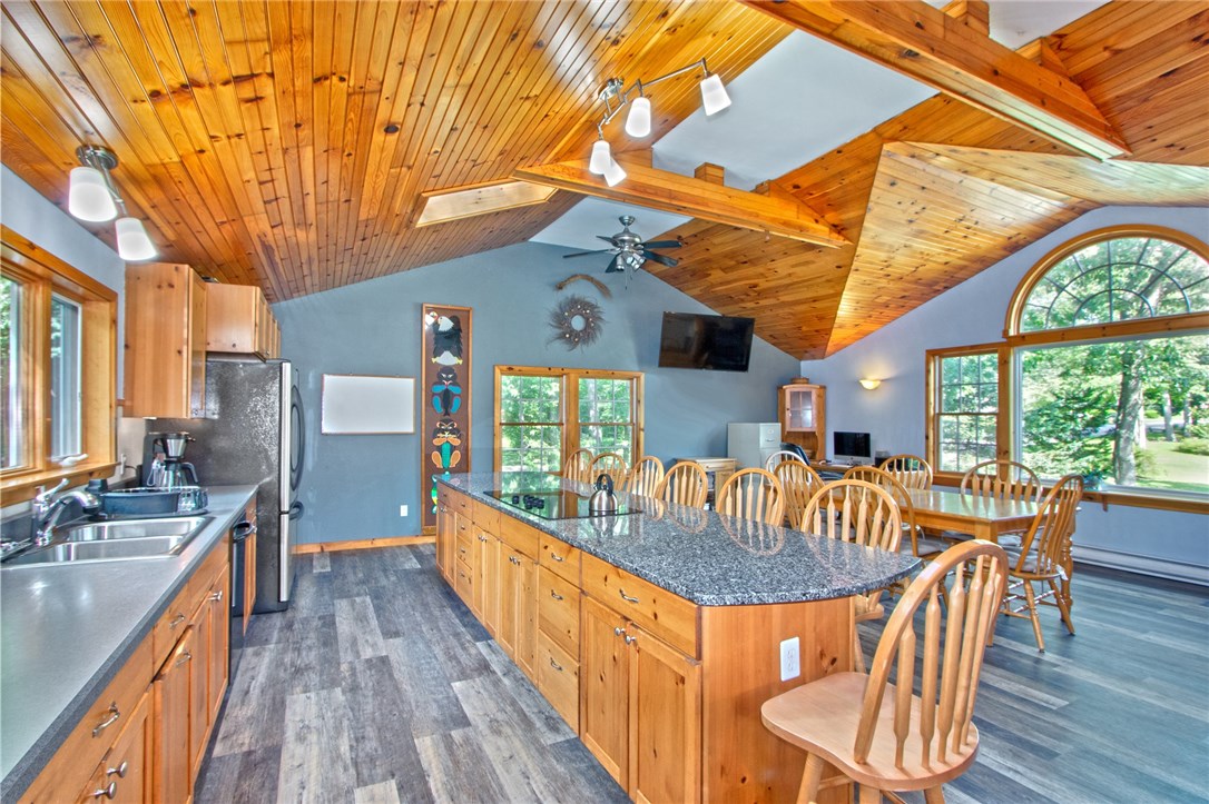21 Robin Way Westerly, RI 02891 - Photo 4 of 33