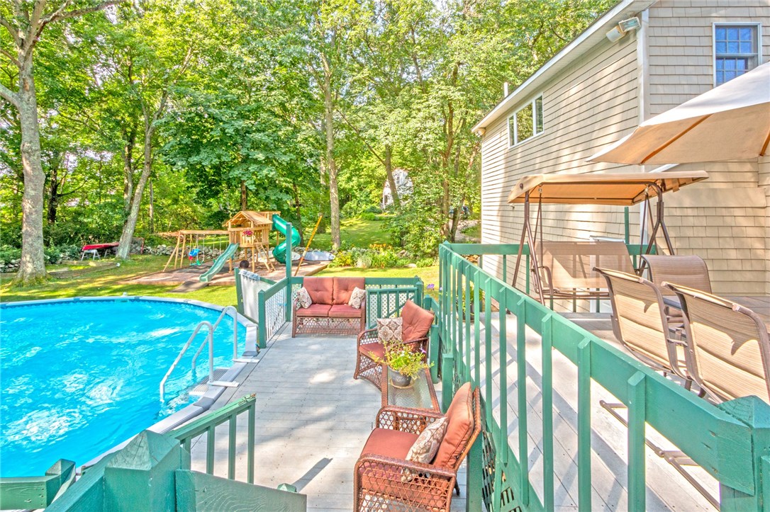 21 Robin Way Westerly, RI 02891 - Photo 5 of 33