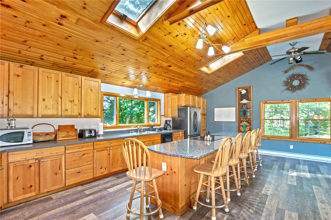 21 Robin Way Westerly, RI 02891 - Photo 6 of 33