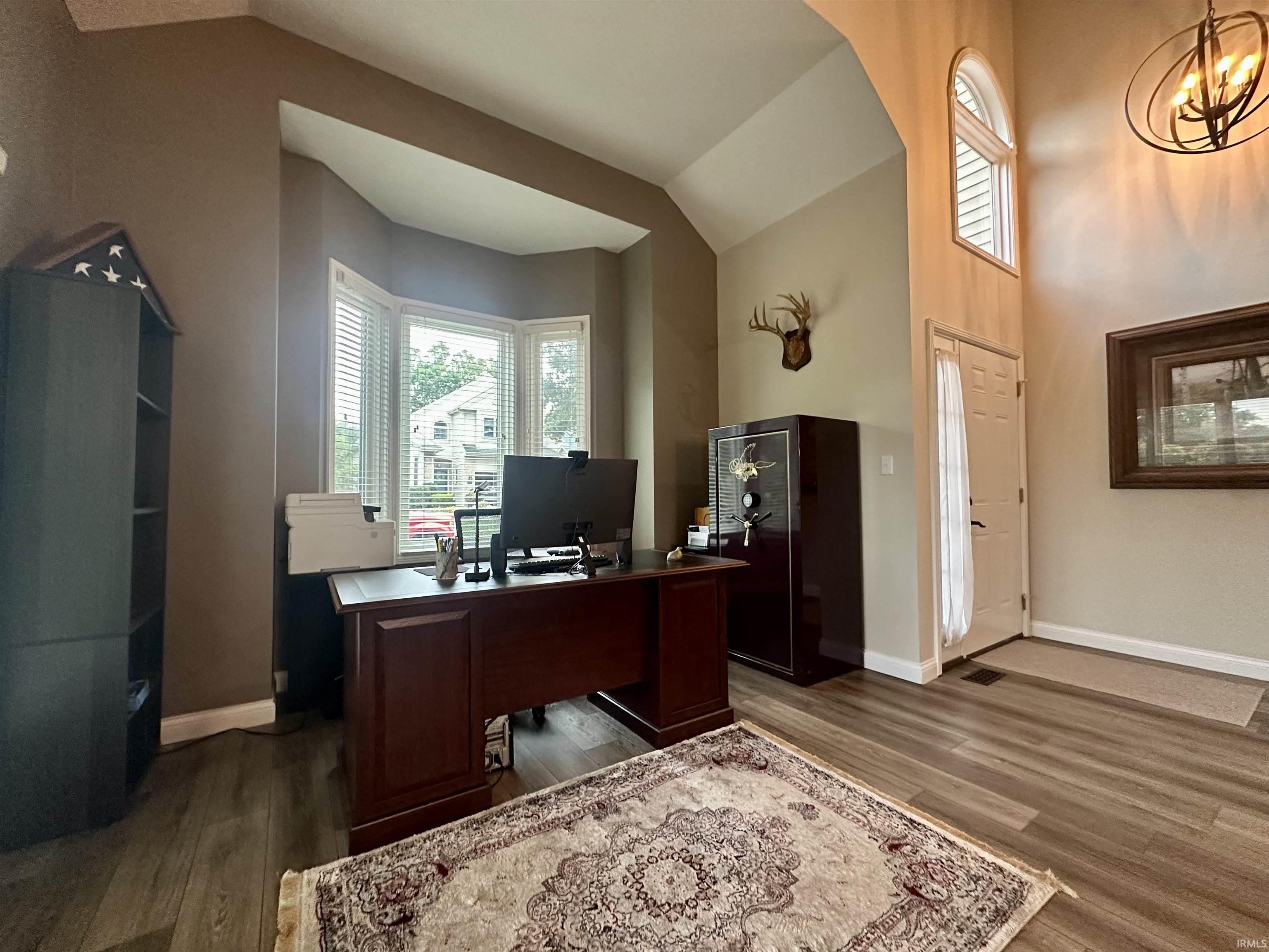 9103 Front 9 Drive Bloomington, IN 47401 - Photo 5 of 32