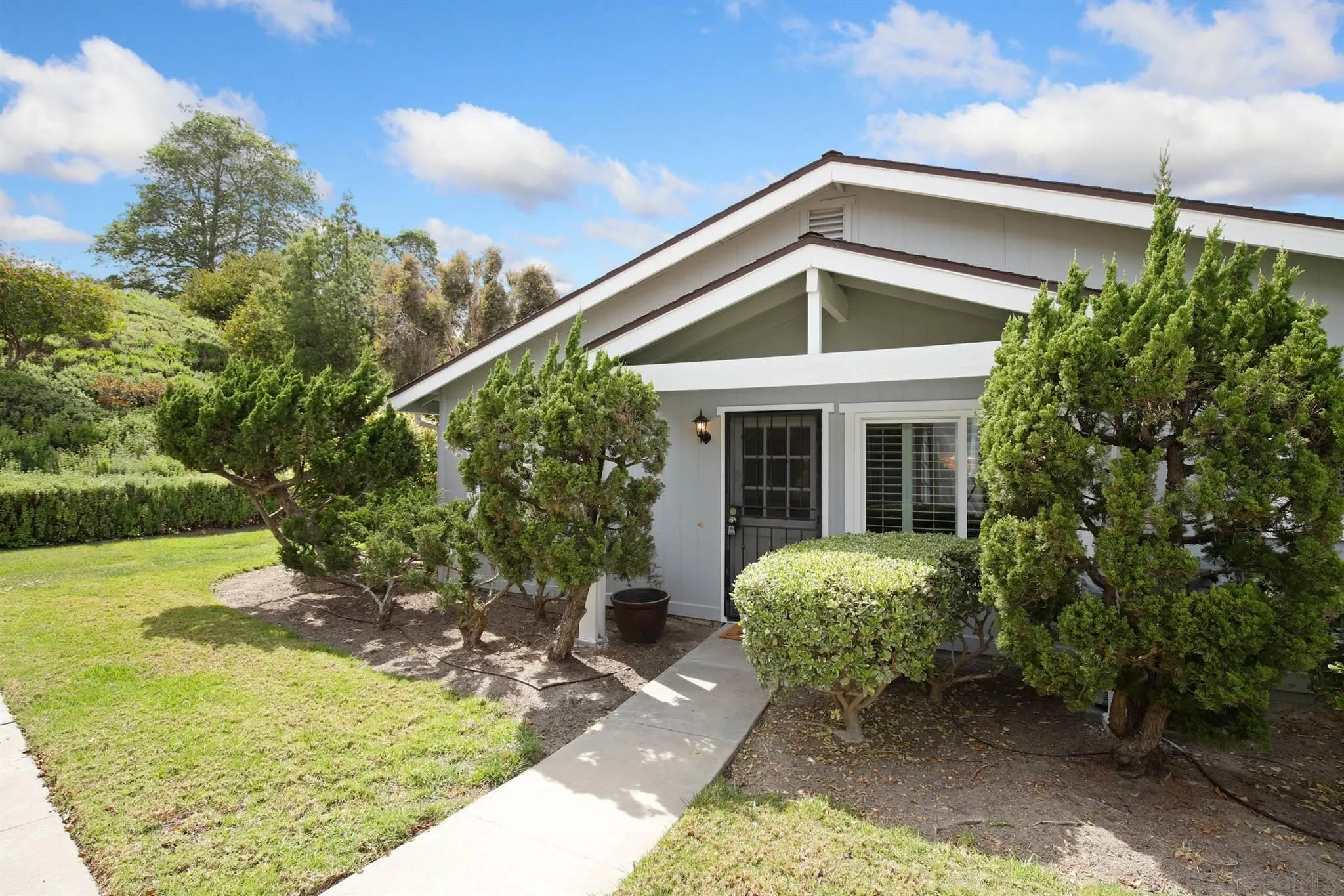 4337 Dowitcher Way Oceanside, CA 92057 - Photo 3 of 30 Gallery Image 3
