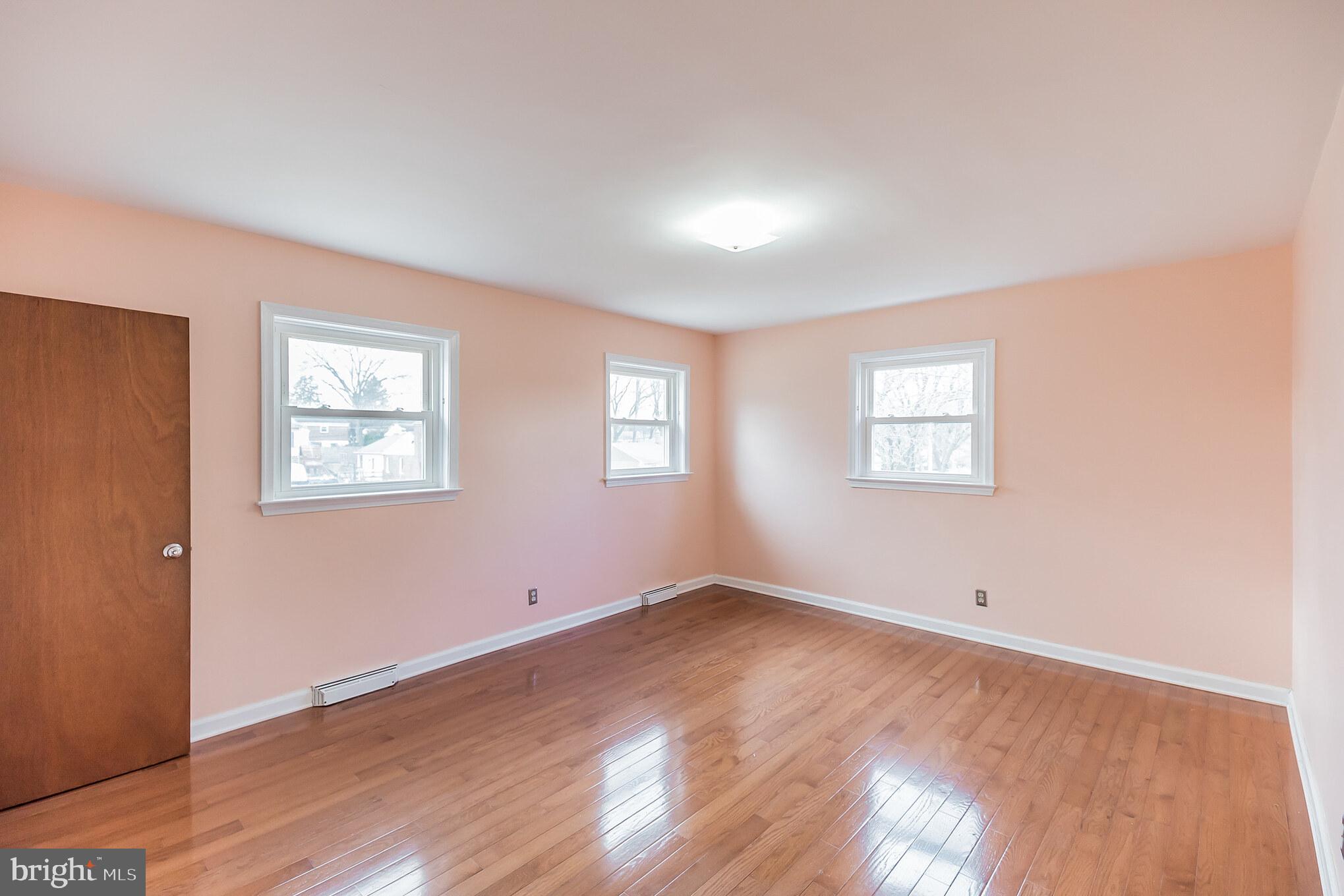 1841 Edmund Road Abington, PA 19001 - Photo 14 of 26 Master bedroom
