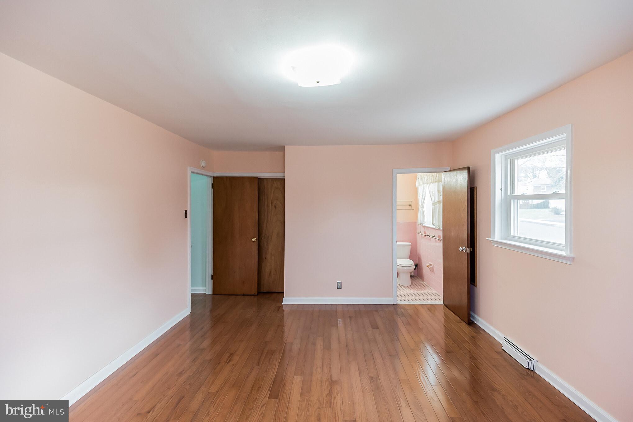 1841 Edmund Road Abington, PA 19001 - Photo 15 of 26 Master bedroom