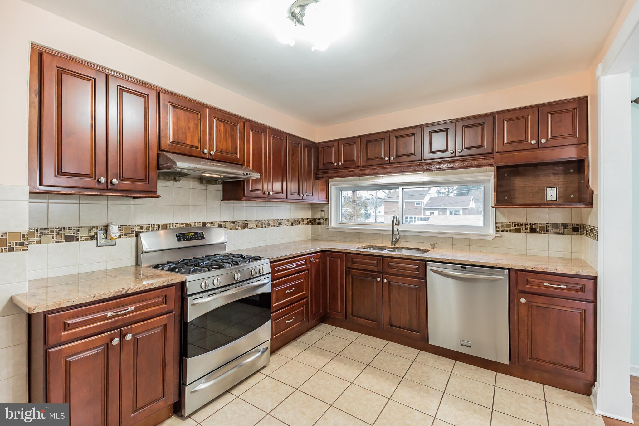 1841 Edmund Road Abington, PA 19001 - Photo 8 of 26 Kitchen