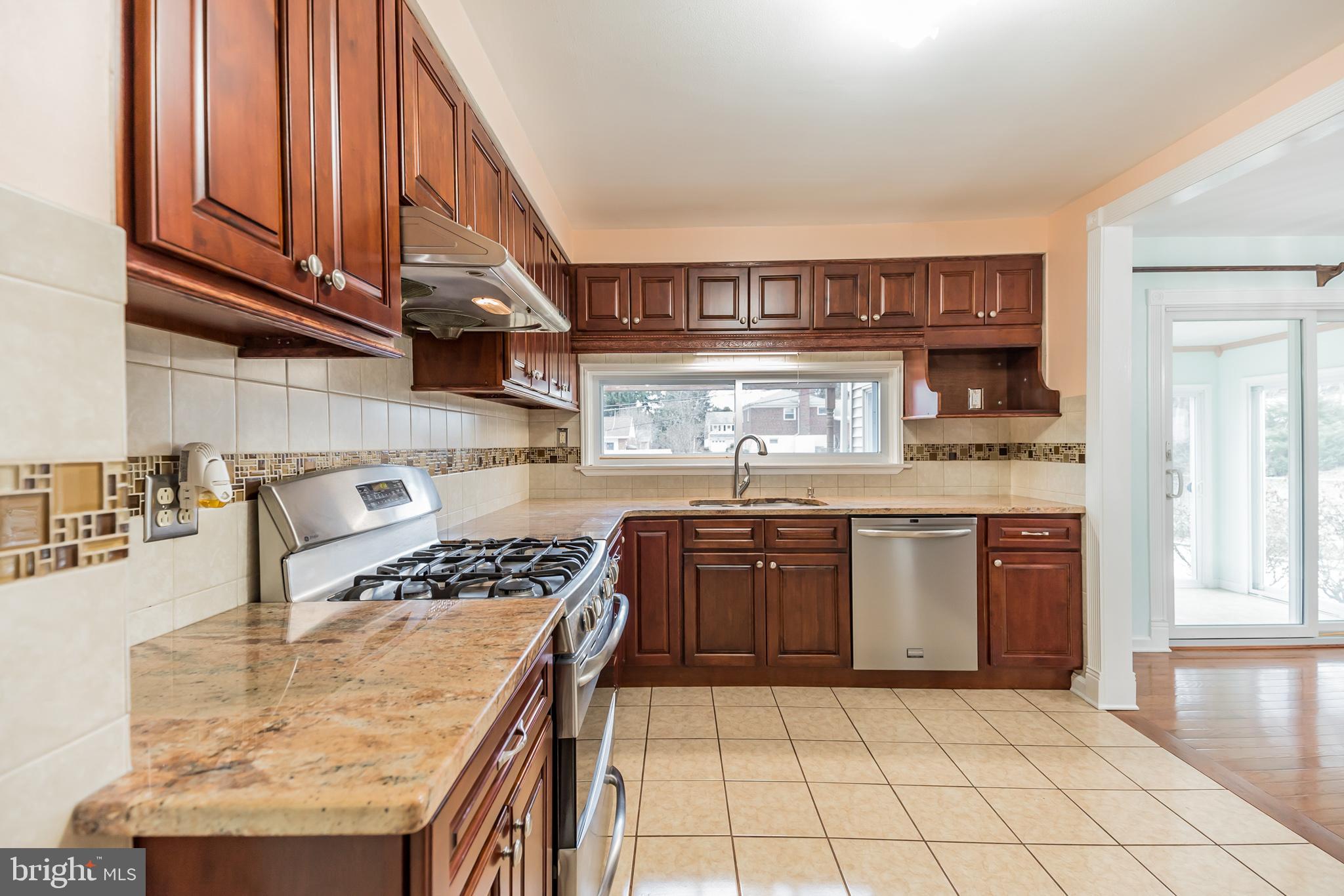 1841 Edmund Road Abington, PA 19001 - Photo 9 of 26 Kitchen