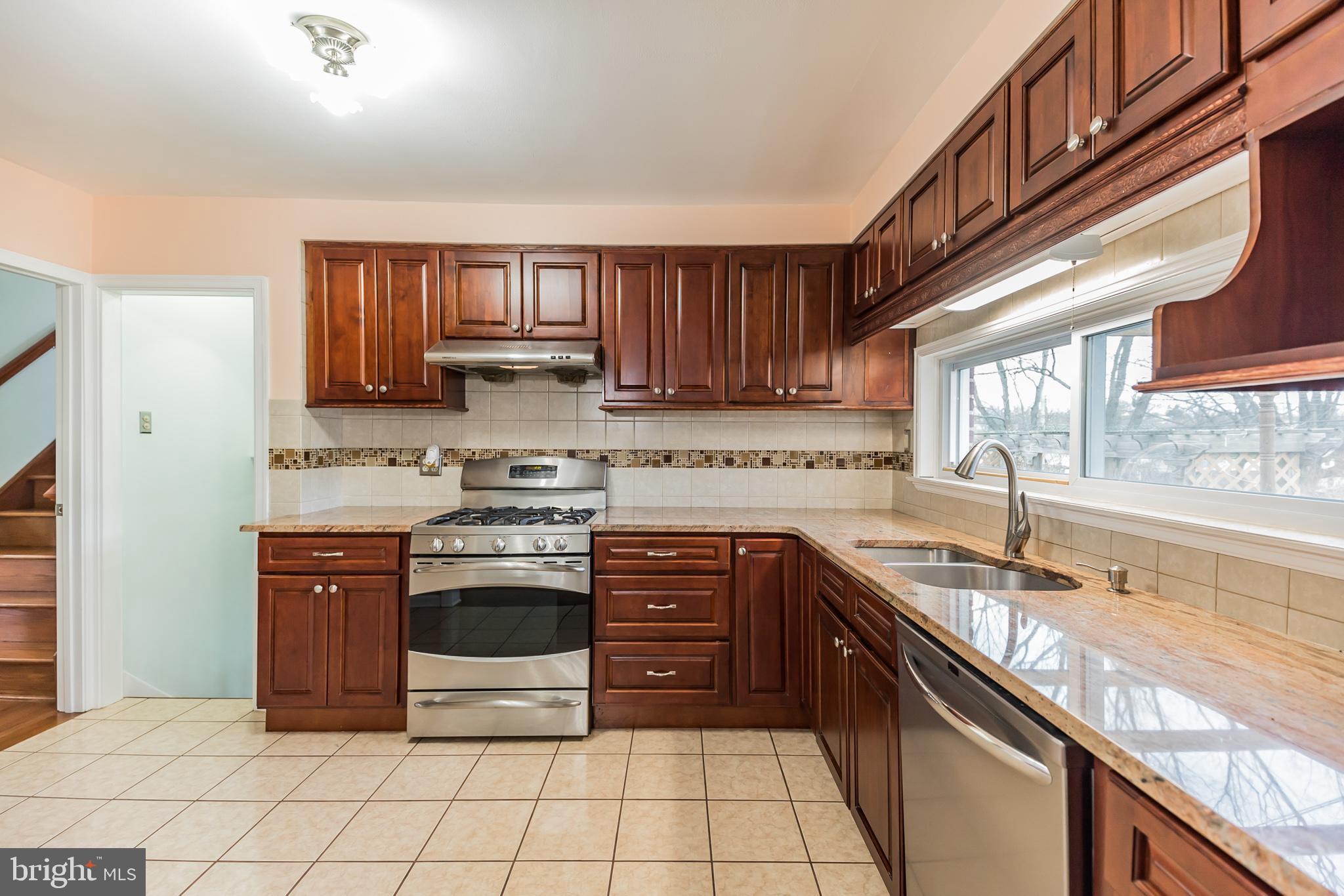 1841 Edmund Road Abington, PA 19001 - Photo 10 of 26 Kitchen