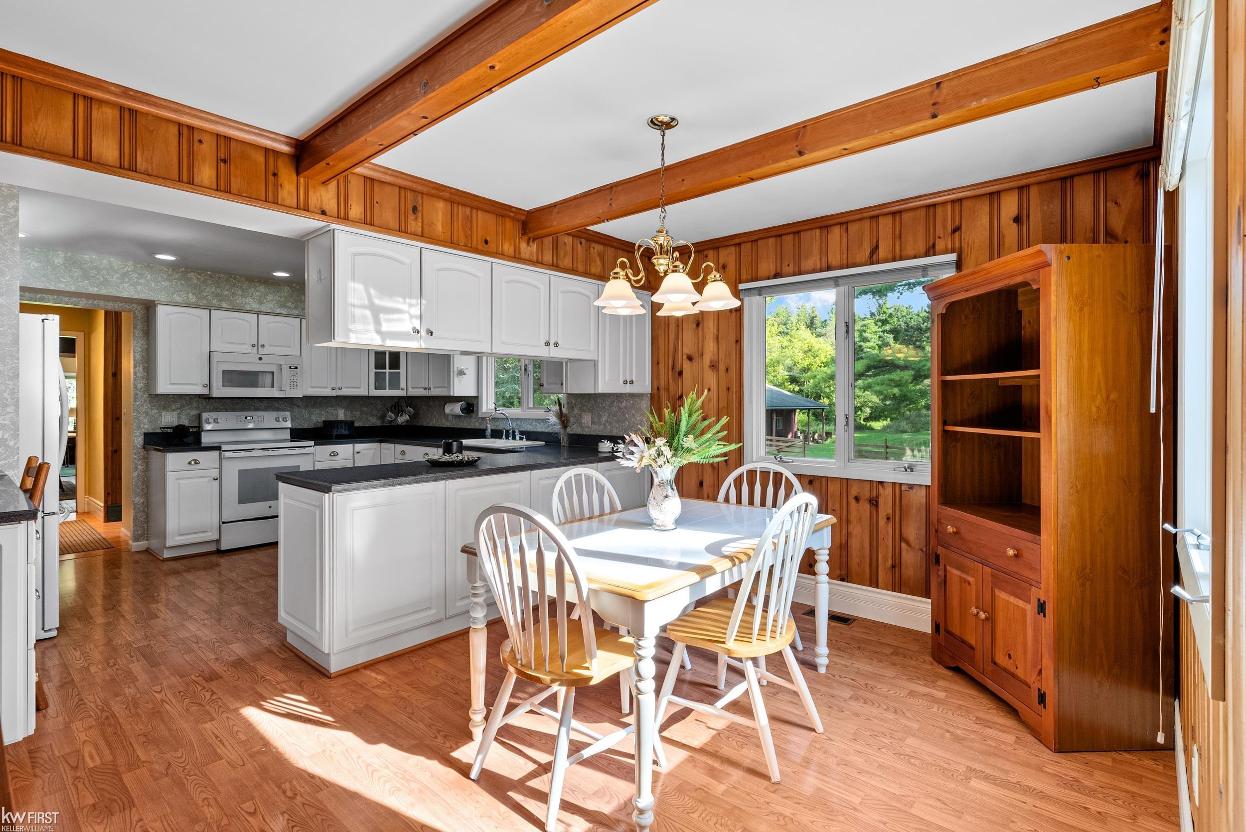 1061 Rose Center Road Fenton, MI 48430 - Photo 8 of 66