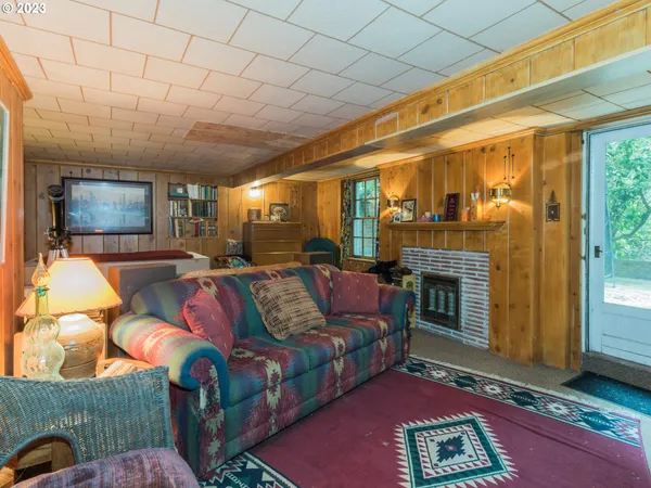 $699,900 | 2440 Southeast Regner Road, Gresham, OR 97080