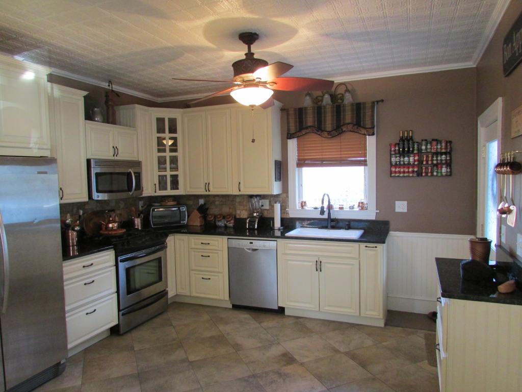 360 Varney Street Manchester, NH 03102 - Photo 3 of 19 Gallery Image 3