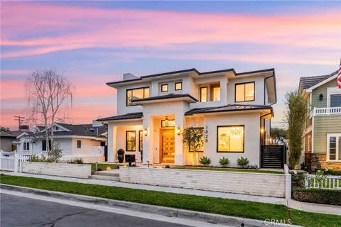 $3,795,000 | 1828 Pine Street, Huntington Beach, CA 92648