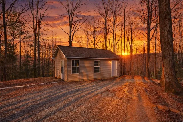 $179,385 | 831 Neighborhood Road, Wellford, SC 29385