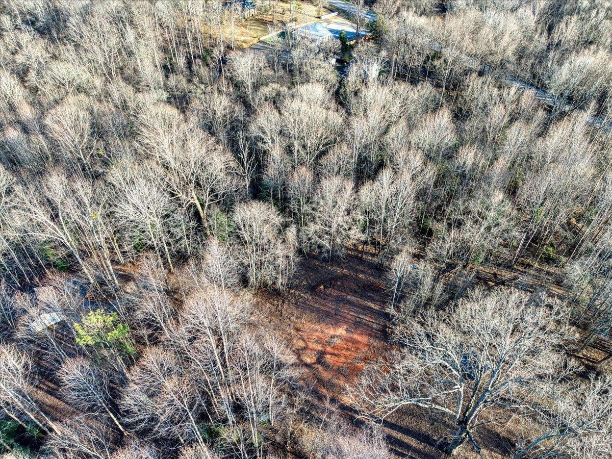 831 Neighborhood Road Wellford, SC 29385 - Photo 27 of 33