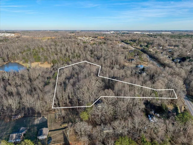 $179,385 | 831 Neighborhood Road, Wellford, SC 29385