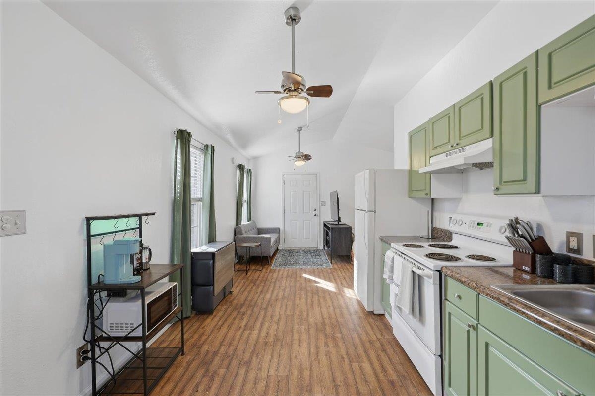 831 Neighborhood Road Wellford, SC 29385 - Photo 9 of 35