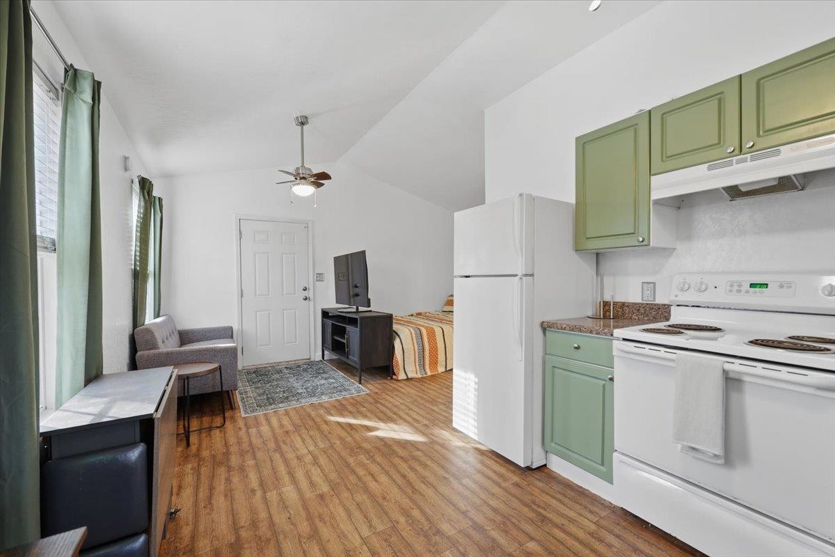 831 Neighborhood Road Wellford, SC 29385 - Photo 10 of 35