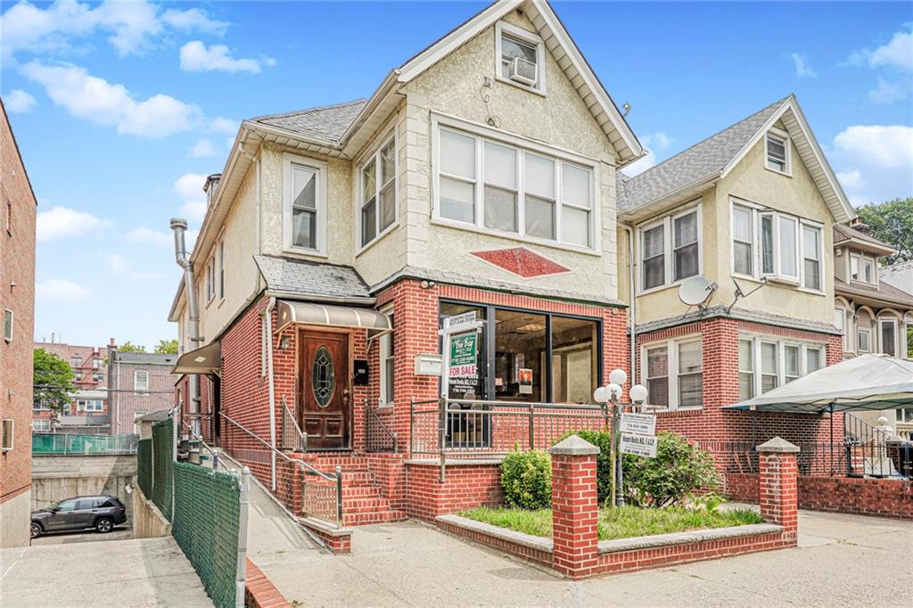 237 Bay Rdg Pkwy