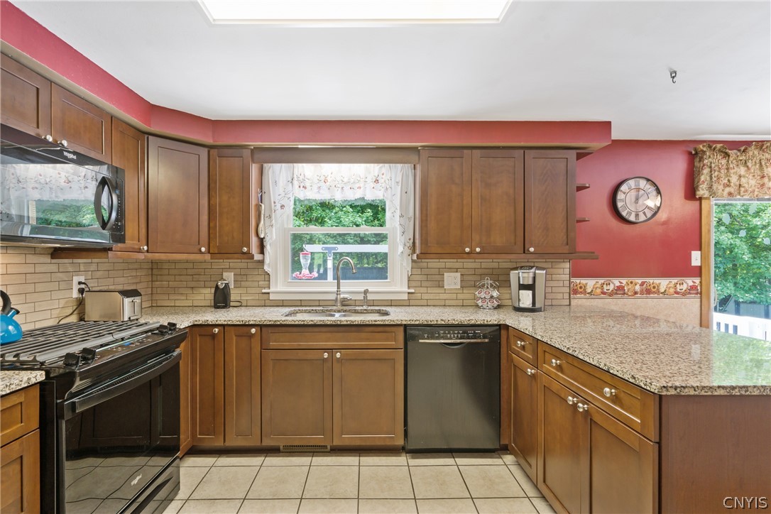 79 Hickory Grove Road Granby, NY 13069 - Photo 13 of 41
