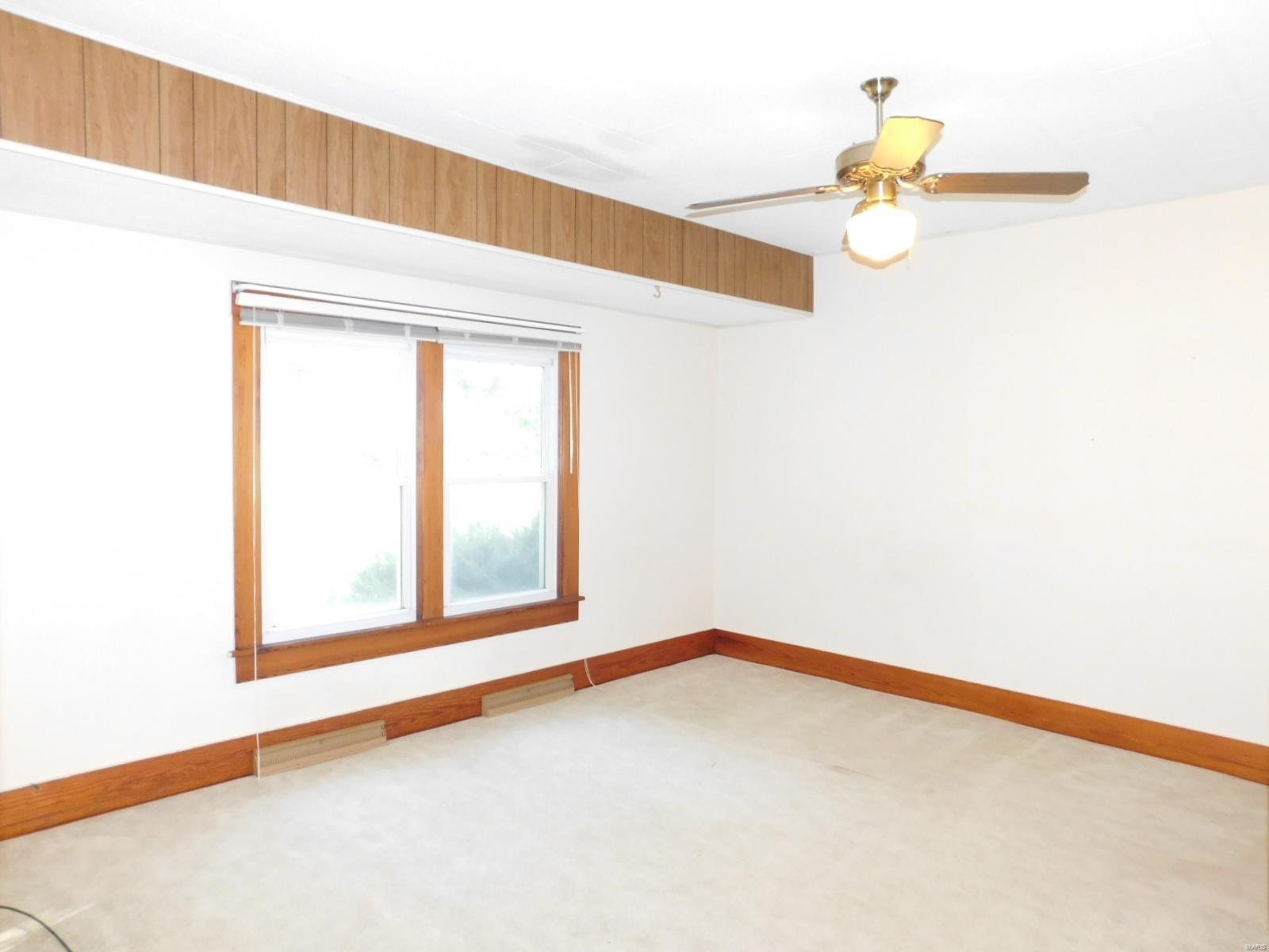10120 Coffeen Road Hillsboro, IL 62049 - Photo 19 of 33 Gallery Image 19