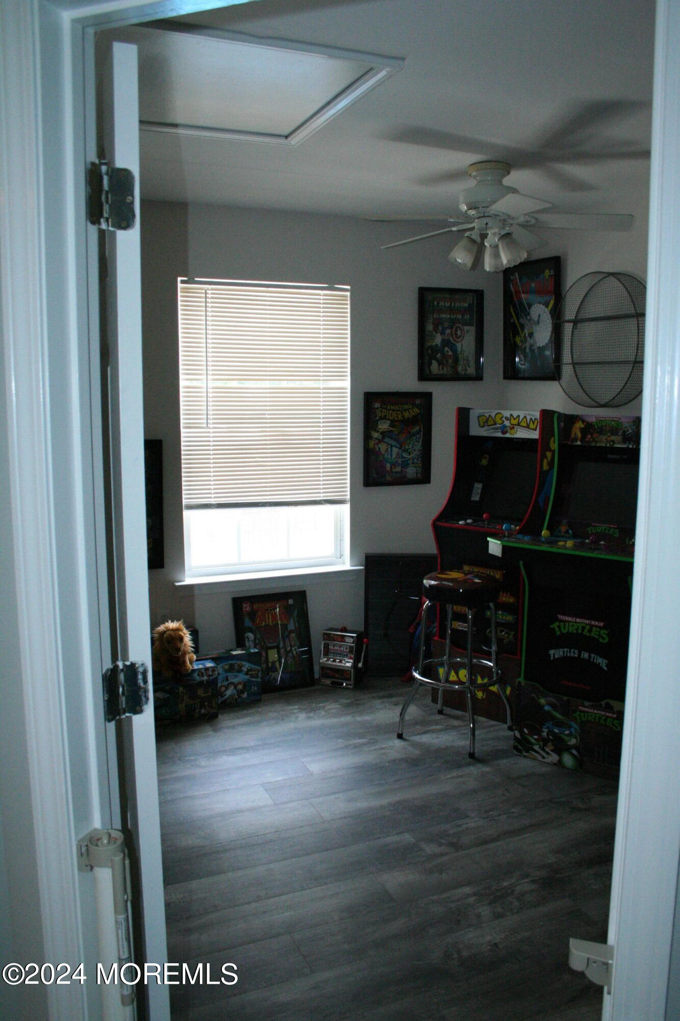 307 Lighthouse Drive Manahawkin, NJ 08050 - Photo 38 of 47 a living room with furniture and a window