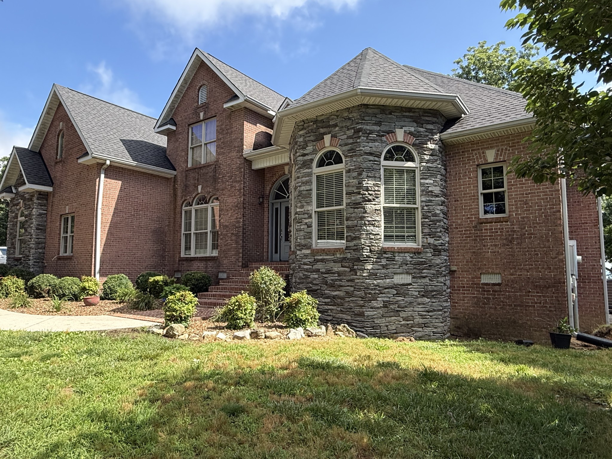 231 Point Drive Belvidere, TN 37306 - Photo 2 of 8