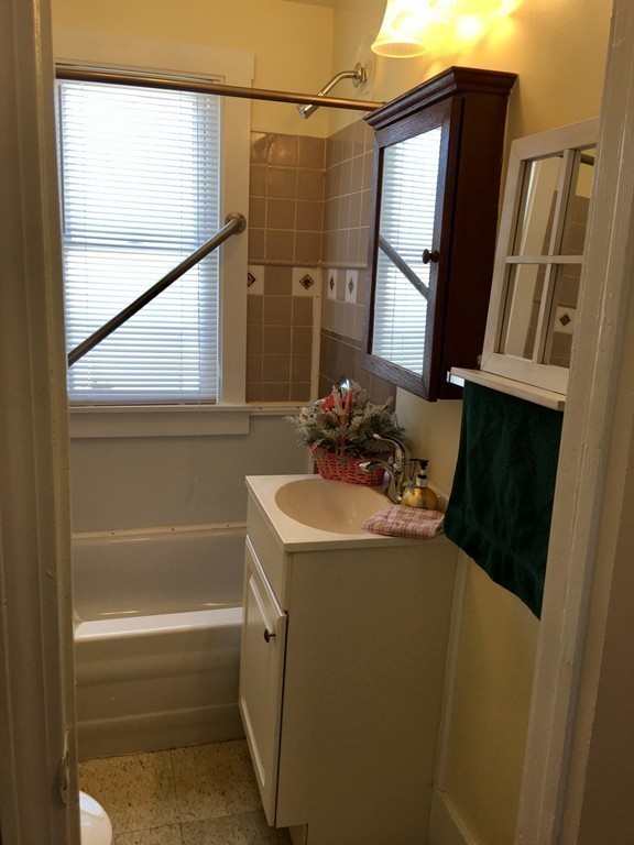 31 Emily Street Springfield, MA 01109 - Photo 9 of 20 Gallery Image 9