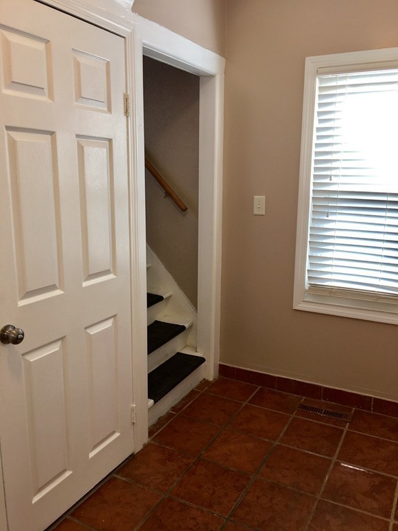 31 Emily Street Springfield, MA 01109 - Photo 10 of 20 Gallery Image 10