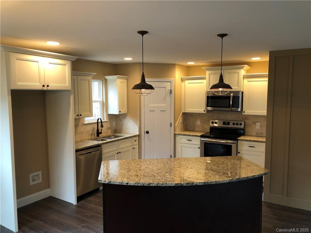 296 Eagle Creek Road Clover, SC 29710 - Photo 8 of 22 Gallery Image 8