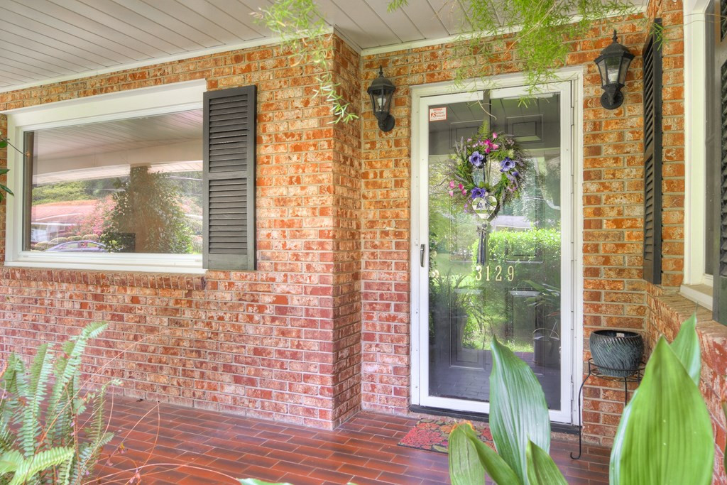 3129 Oxford Road Augusta, GA 30909 - Photo 3 of 34