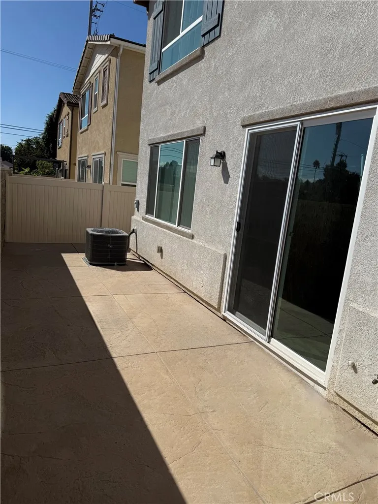 9504 North Corterra Panorama City, CA 91402 - Photo 5 of 24