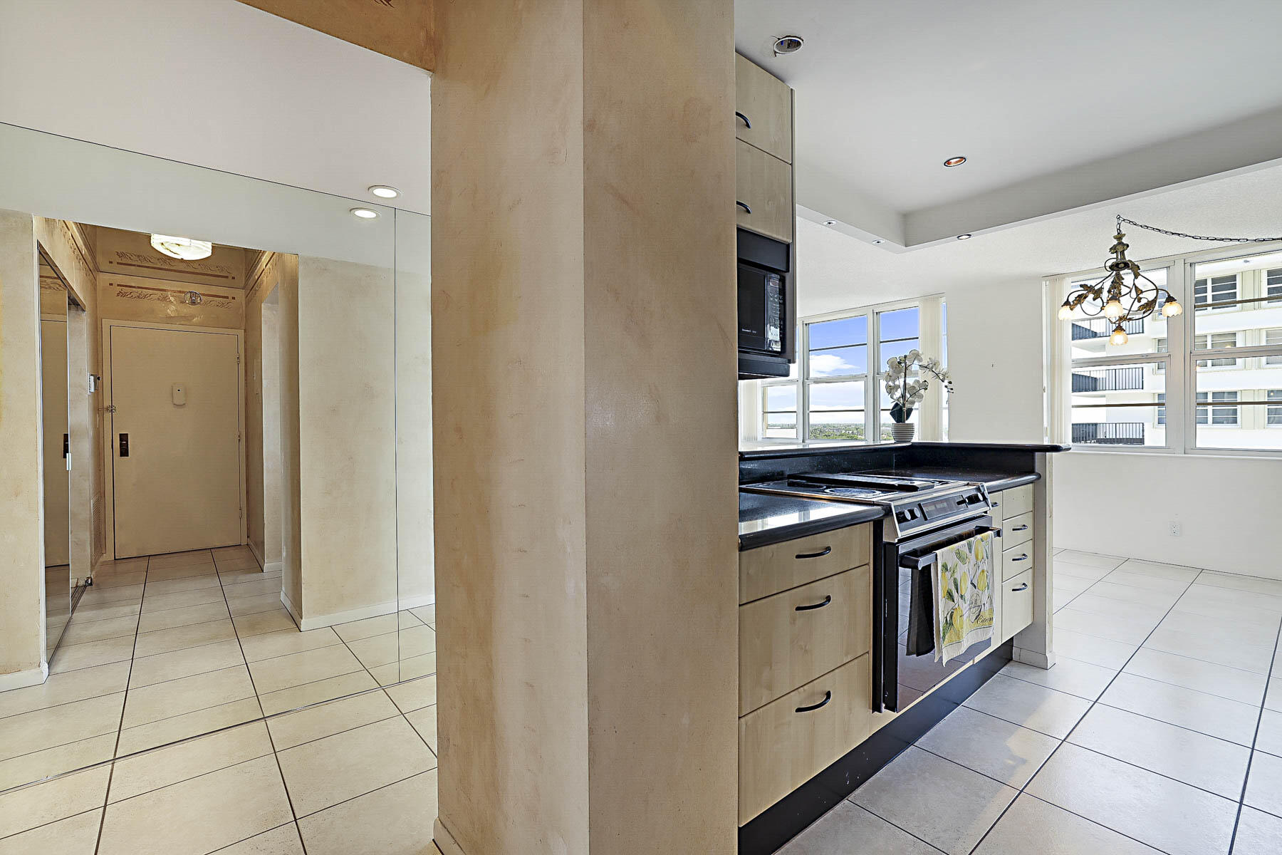 2121 North Ocean Boulevard, Unit 1201E Boca Raton, FL 33431 - Photo 21 of 62 Entrance to Kitchen