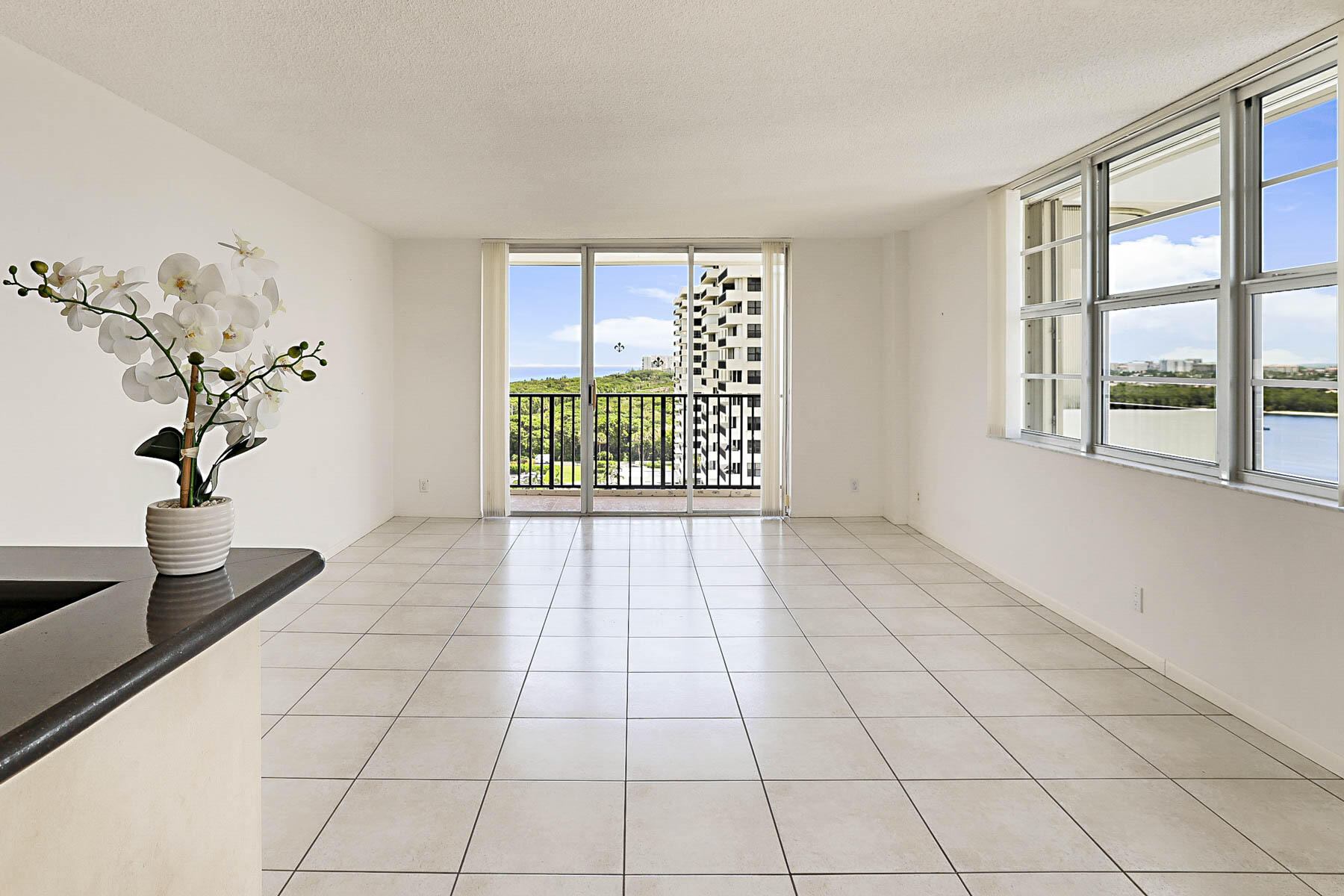2121 North Ocean Boulevard, Unit 1201E Boca Raton, FL 33431 - Photo 9 of 62 Grand Room