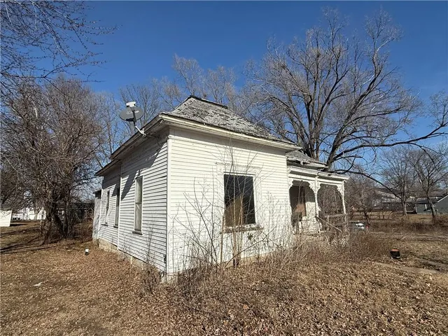 $49,900 | 309 West Samuel Street, Hamilton, MO 64644