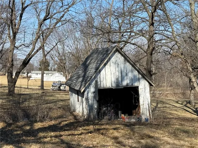 $49,900 | 309 West Samuel Street, Hamilton, MO 64644