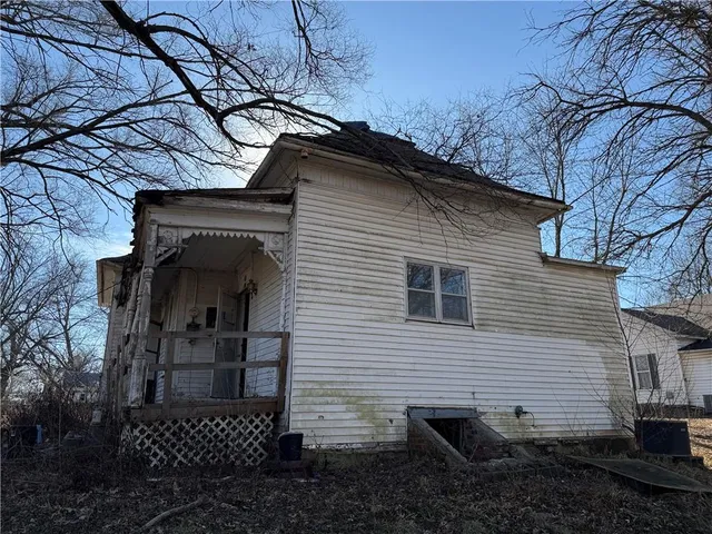 $49,900 | 309 West Samuel Street, Hamilton, MO 64644